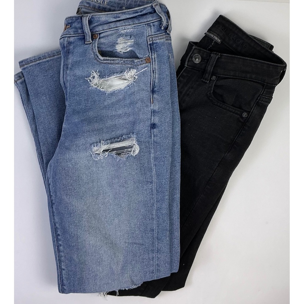 Lot of 2 American Eagle Women's Jeans Sz 2 Black Skinny & Ripped Blue Mom Denimn